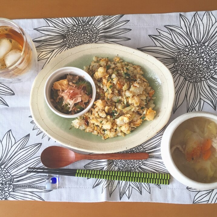 餃子の具材の残りでパパッとチャーハン♡